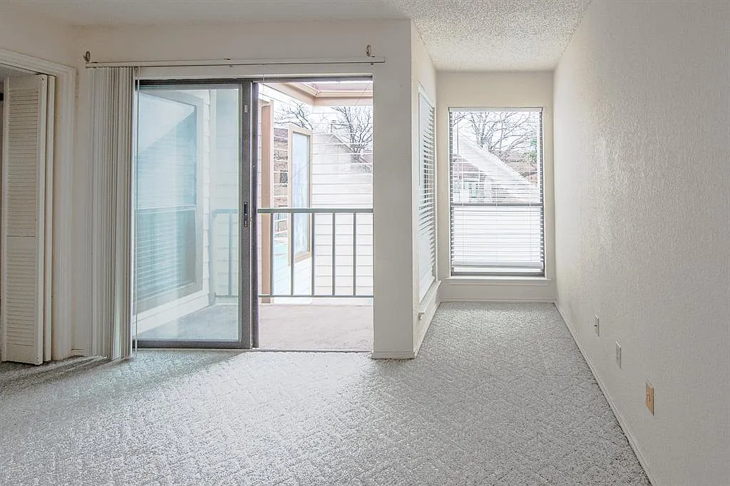 2307 Balsam Dr — Photo 2