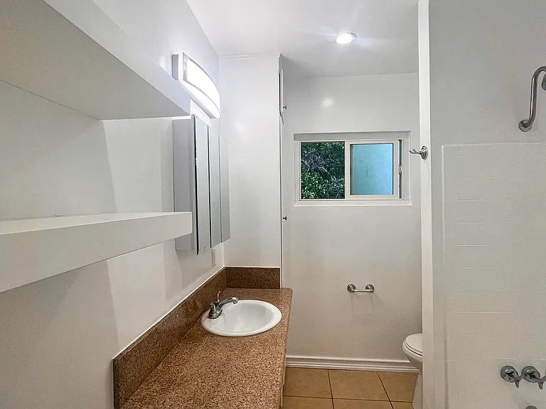 251 N El Molino Ave #12 — Photo 6