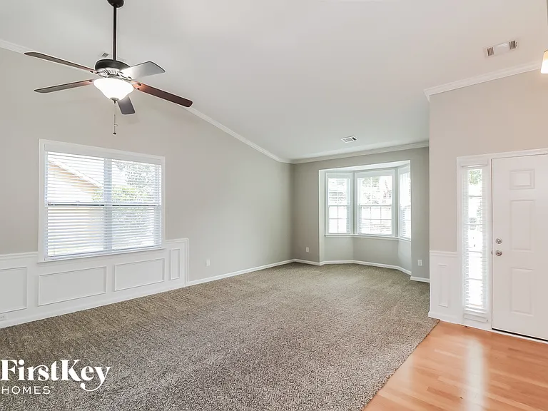 140 Poplar Farms Dr — Photo 2