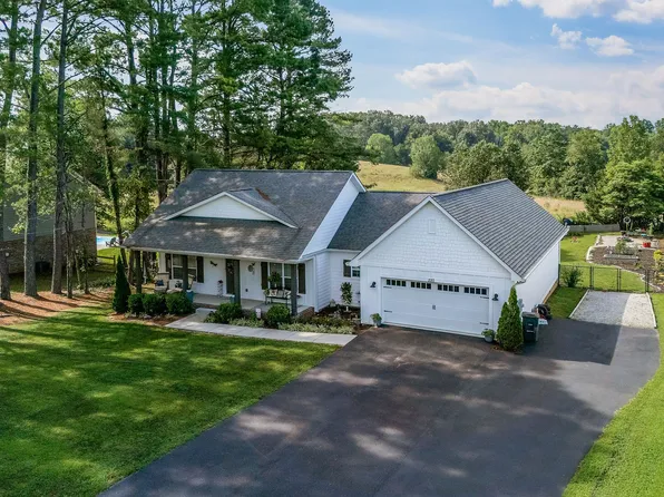 1450 Essex Rd, Cookeville, TN 38506