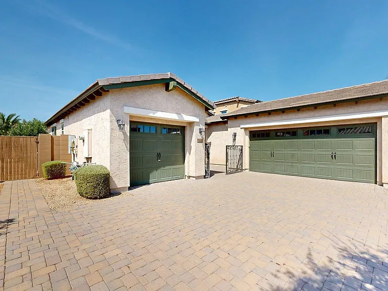 14426 W Coronado Rd — Photo 3