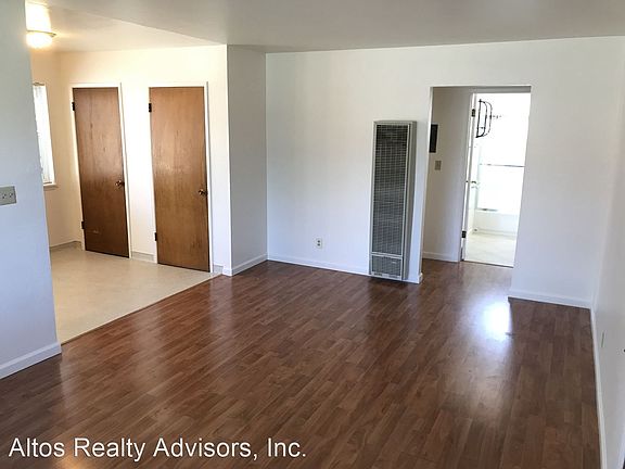 2nd image of 682 Grand Coulee Ave APT 1