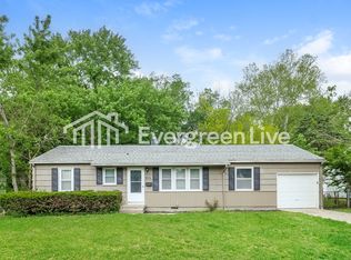 9012 E 73rd St, Raytown, MO 64133