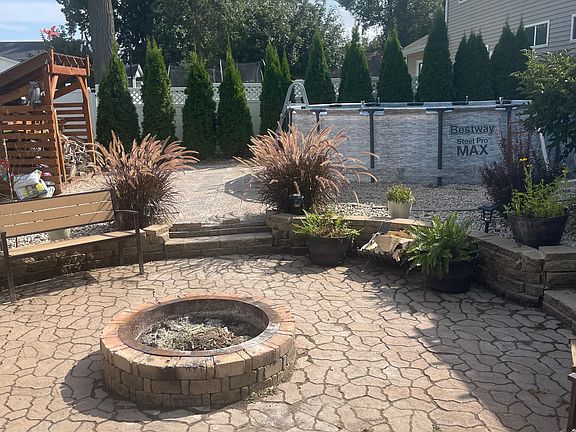 2nd image of 761 Thelosen Dr #761