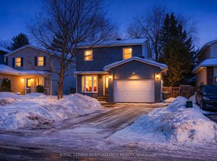 1557 Verchere St, Ottawa, ON K1C 7C7