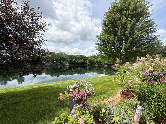 4th image of 1853 Traders Point Ln SW