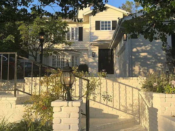3202 Hutton Dr, Beverly Hills, CA 90210