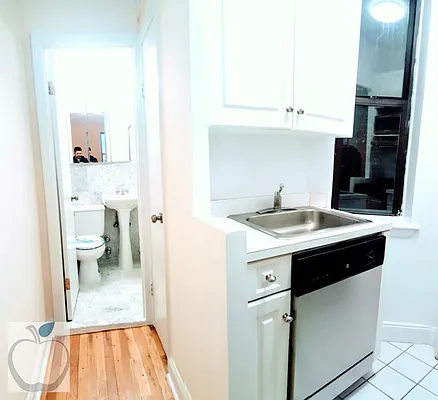 Rented by HOME RESIDENTIAL LLC | media 10