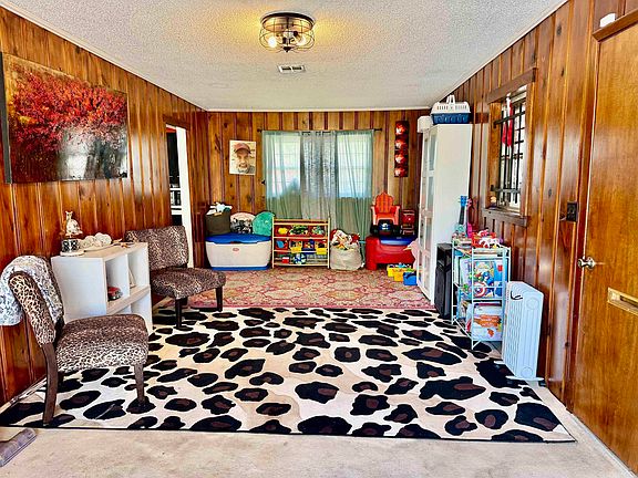 3rd image of 4524 Hazelwood Rd