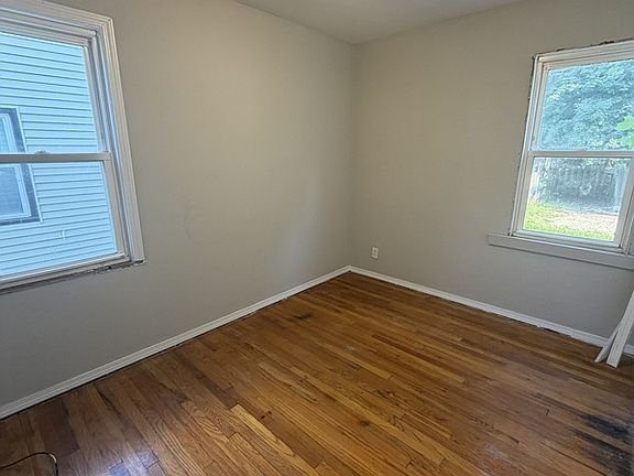 3rd image of 18424 Maple Heights Blvd