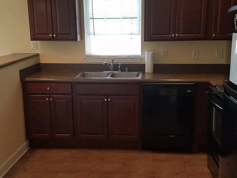 1173 E Broadway #2 — Photo 3