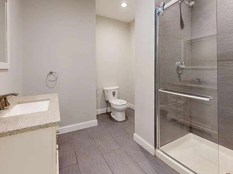 225 E Eagle St #1 — Photo 2