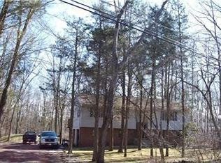 1036 Old School Rd, Quakertown, PA 18951