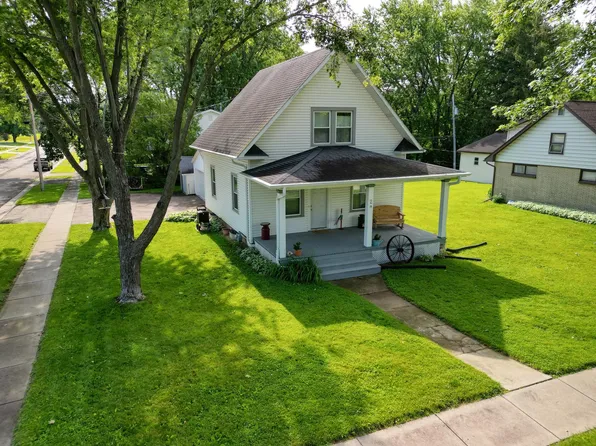 2 S Western Ave, Deerfield, WI 53531