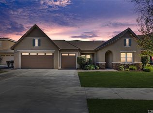 7036 Oakhurst St, Corona, CA 92880