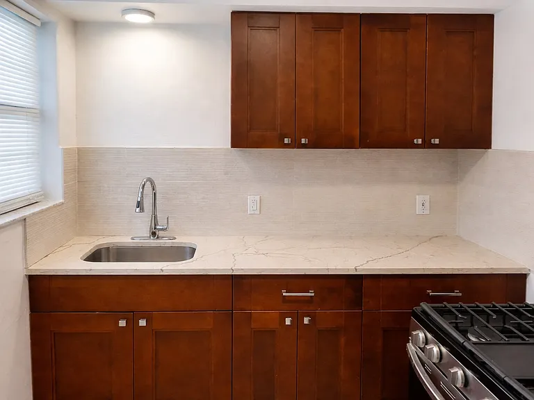 2135 Bay Dr #3 — Photo 3