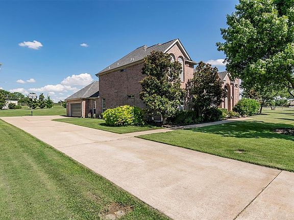 3rd image of 309 Stansbury Dr