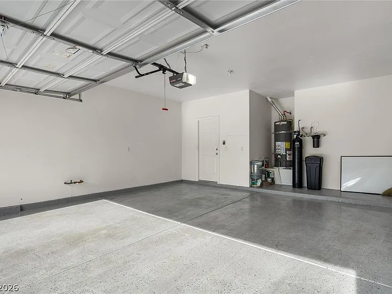 428 Eternity St — Photo 8