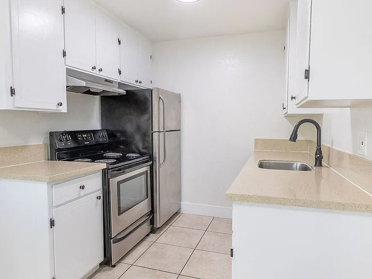 Terrazo Apartments — Photo 11