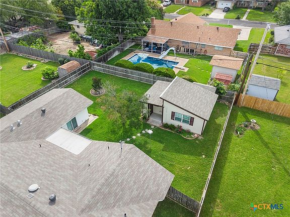 3rd image of 3017 Oakdale Dr