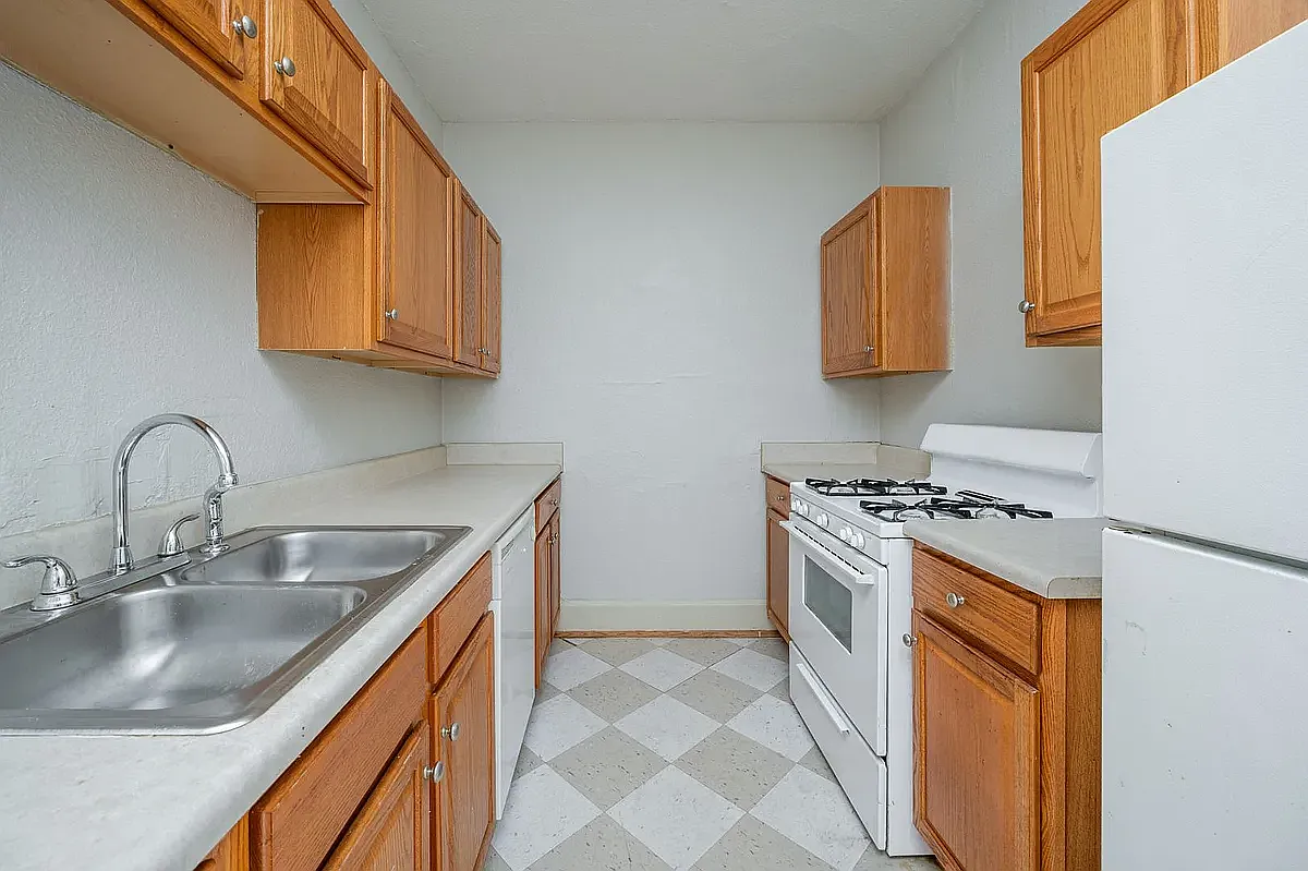 Carlisle Terrace — Photo 1