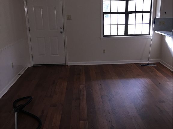 Breakfast nook/entry