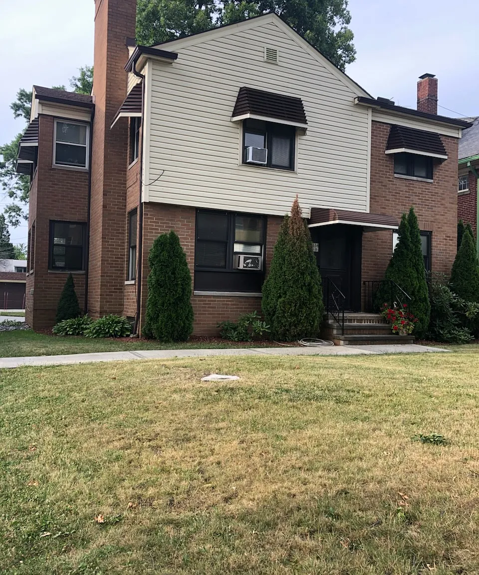 2 bed, 940 sqft, $1,200 — Photo 1