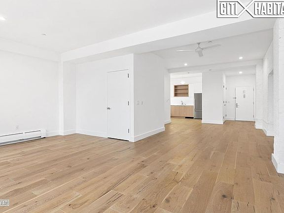 3rd image of 275 Park Ave APT 4U