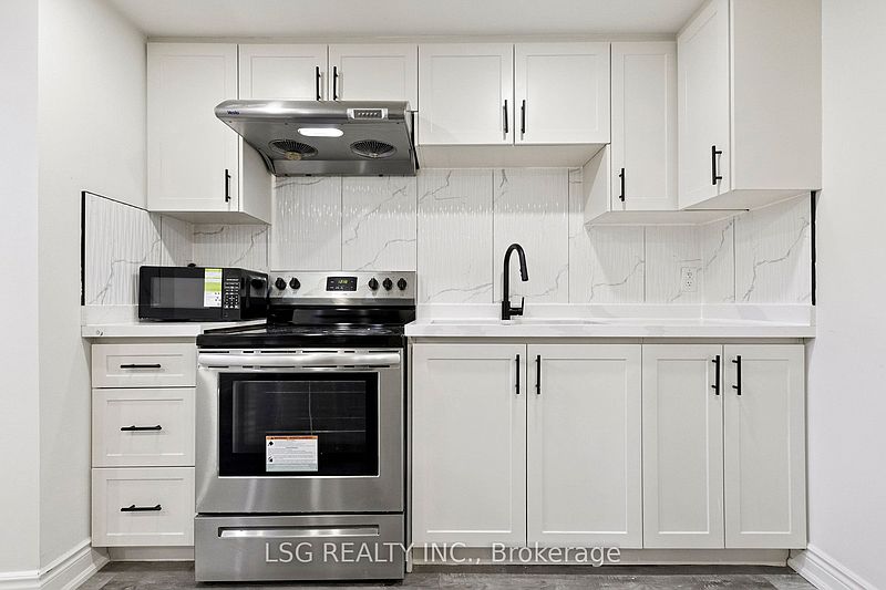 Kitchener House for rent - 2 Bedrooms — photo 7