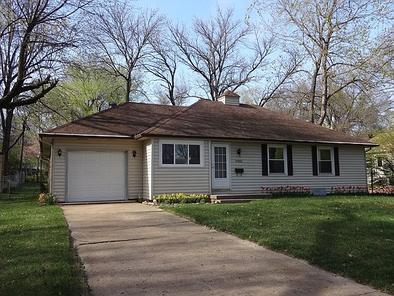 3rd image of 10506 W 88th Ter