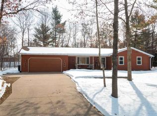 430 Canterbury Dr, Plover, WI 54467