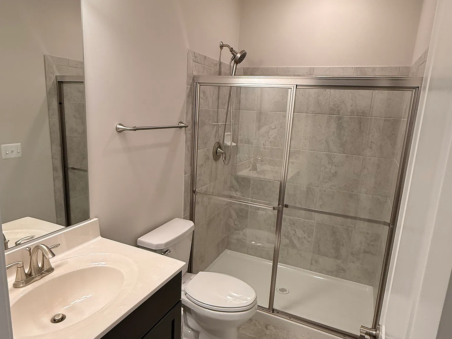 2 bed, 1200 sqft, $1,800 — Photo 4