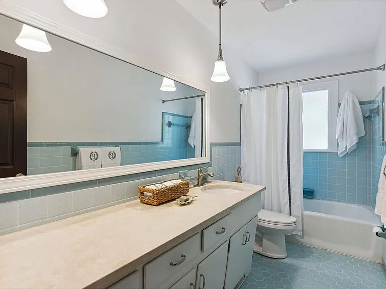 857 Stiles Dr — Photo 17
