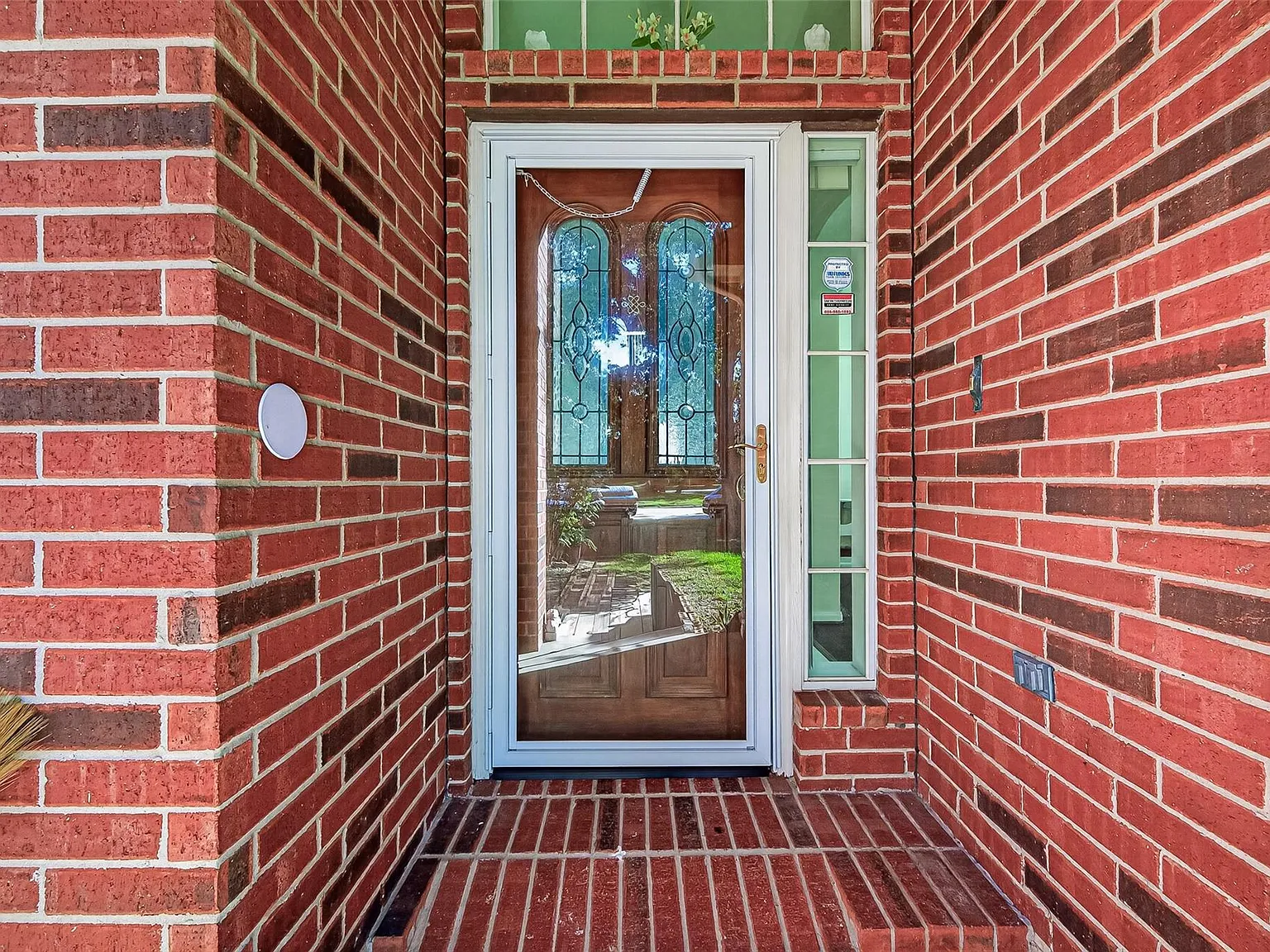 4 bed, 2.0 bath, 2182 sqft, $2,300 — Photo 3