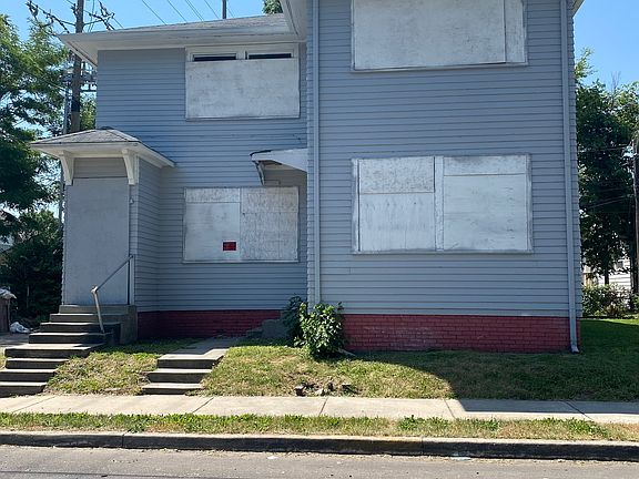 4th image of 3179 Graceland Ave
