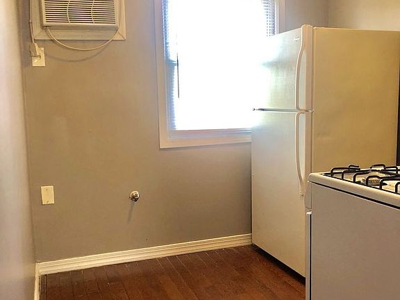 3rd image of 1416 Townley Dr APT I