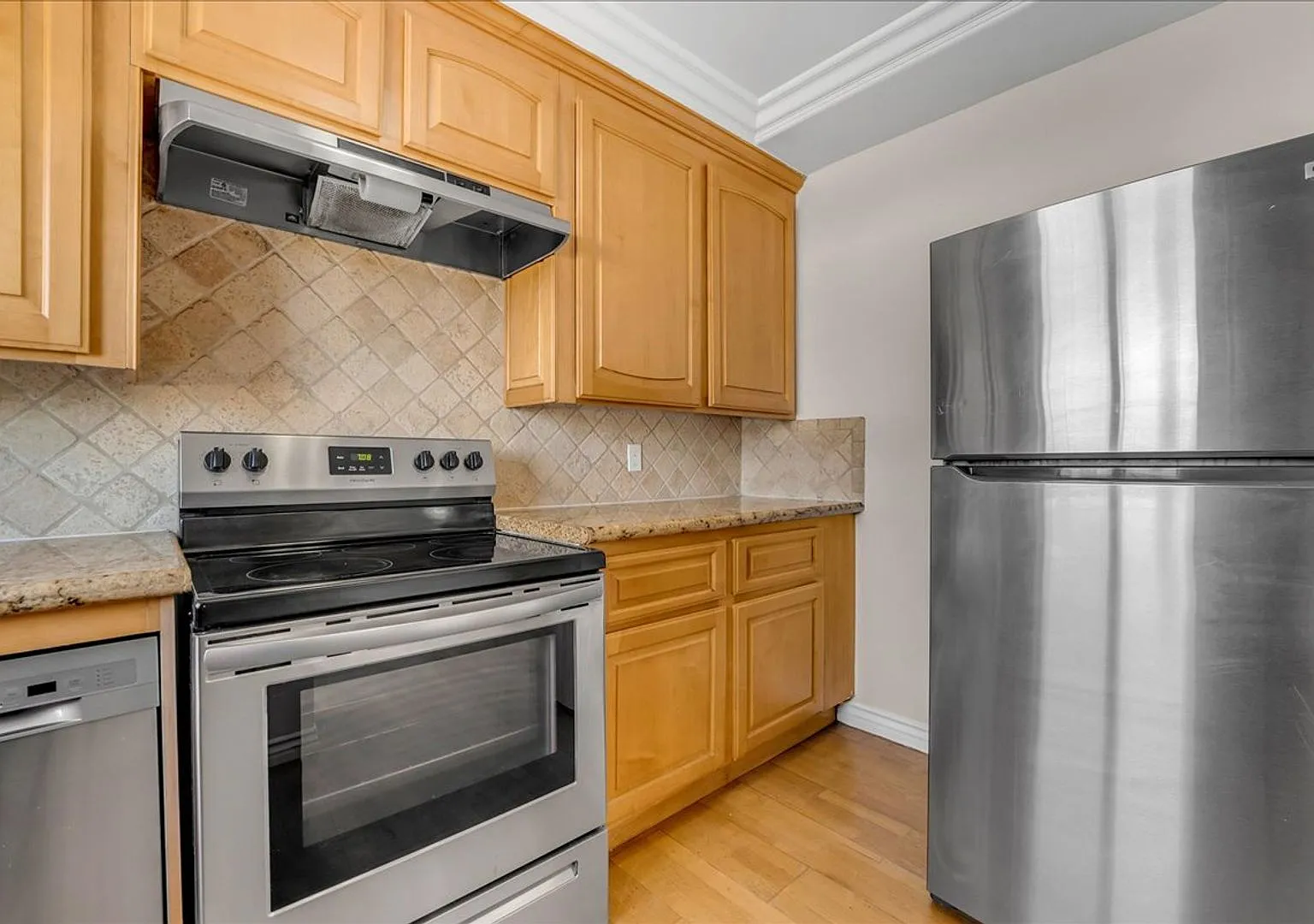 Charming North Hollywood Apartment! — Photo 4
