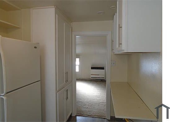 3rd image of 309 E Saint John St APT 3
