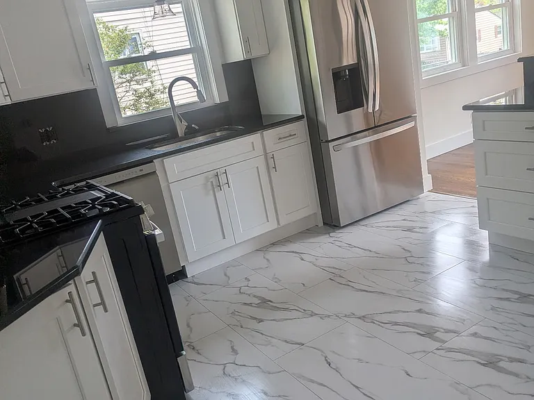 407 La Rue Ave — Photo 2
