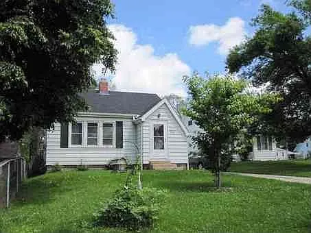 345 Roosevelt St photo 1