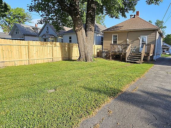 4th image of 2211 Lincoln Ave