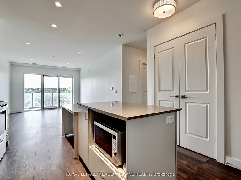 15 Glebe St #1304 — Photo 9
