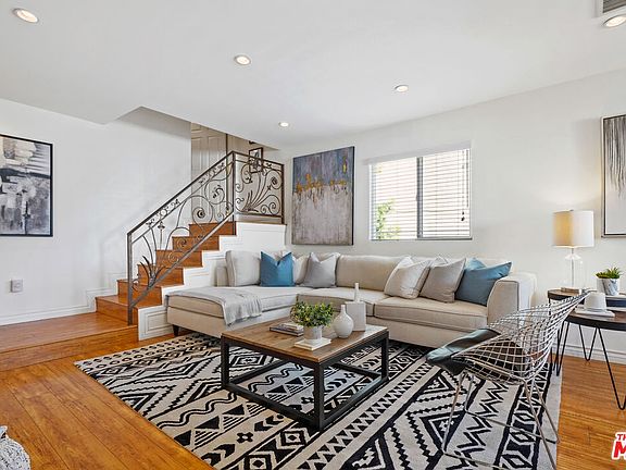 2nd image of 10908 Camarillo St #104