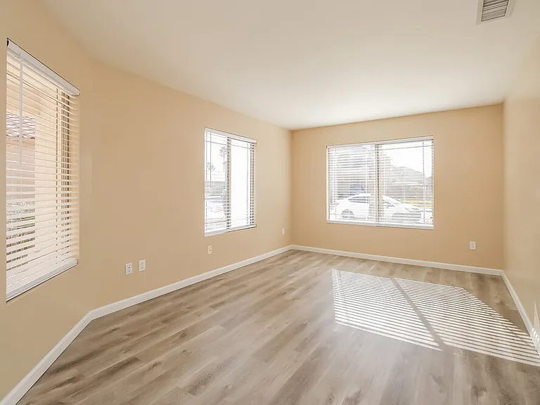 2024 E Appaloosa Rd — Photo 9