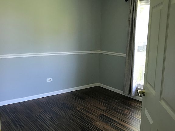 5th image of 160 Bayberry Ct