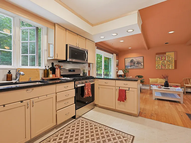 12 Carriage Dr — Photo 19