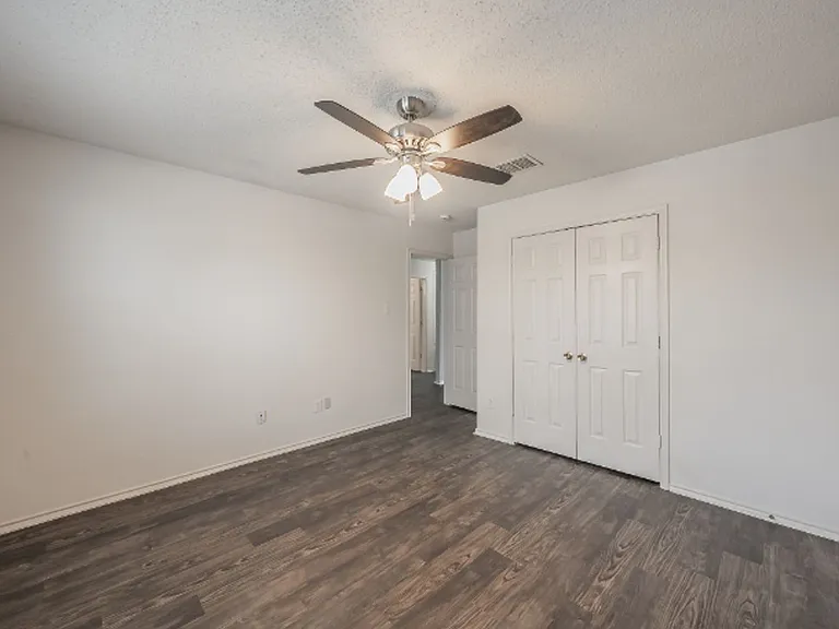 3327 Clydesdale Dr — Photo 13