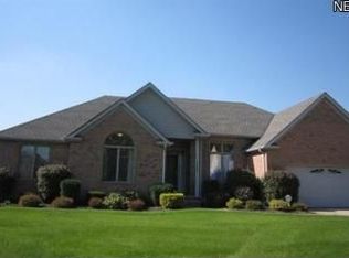 7662 Quail Hollow Dr, Seven Hills, OH 44131