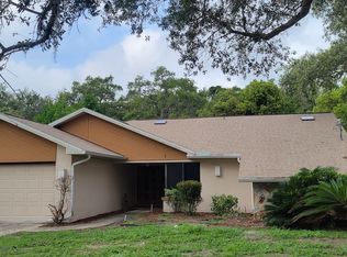 7765 Holiday Dr, Spring Hill, FL 34606