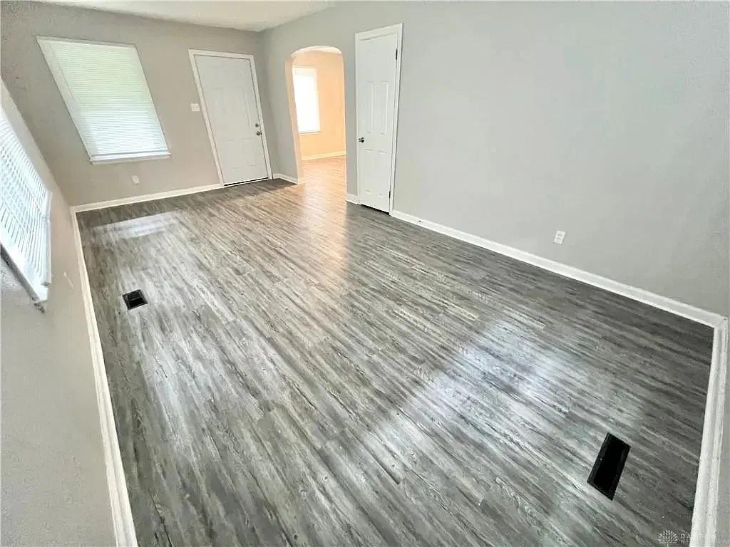 2 bed, 1.0 bath, 836 sqft, $1,390 — Photo 2